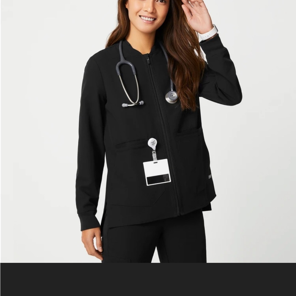 Bellery Scrub Jacket by Figs size small